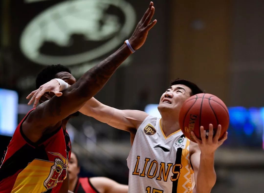 奥兰多魔术训练开放日；关键时刻完成体检引欢呼；CBA常规赛在即；球队文化再被提及的简单介绍